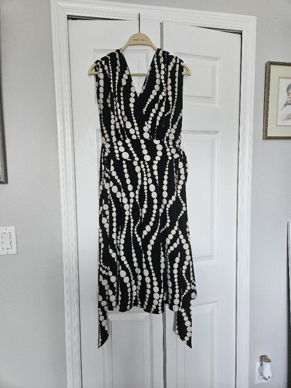 Black and White Sleeveless Dress